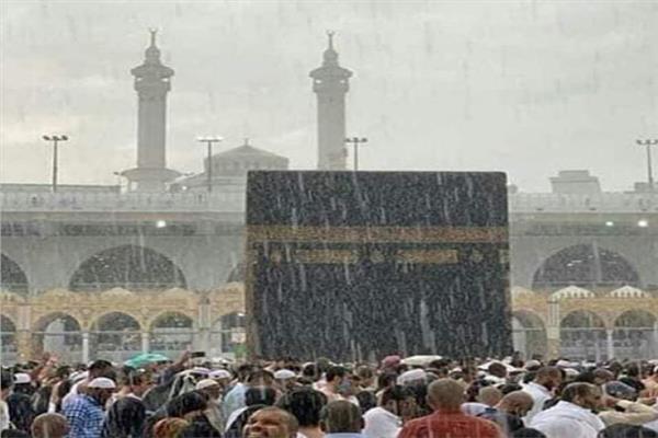 الأرصاد تحذر من أمطار غزيرة وسيول جارفة تضرب مكة والمدينة