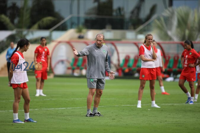 إريك بلاهيك يتولى تدريب المنتخب الوطني النسوي خلفًا لخورخي فيلدا ويعد بتطوير ملحوظ