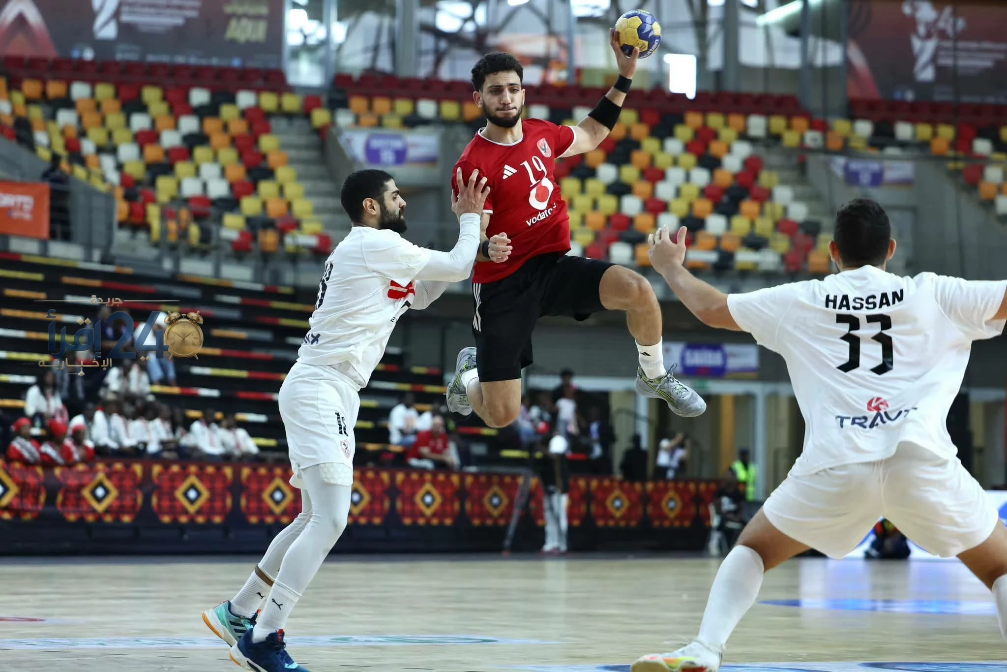 الأهلي يتوج بلقب بطولة أفريقيا لكرة اليد بعد الإطاحة بالزمالك