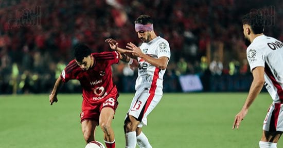 الأهلي يخطف فوزًا مهمًا على الزمالك 2-0 في الدوري ويضع خطوة قوية نحو اللقب