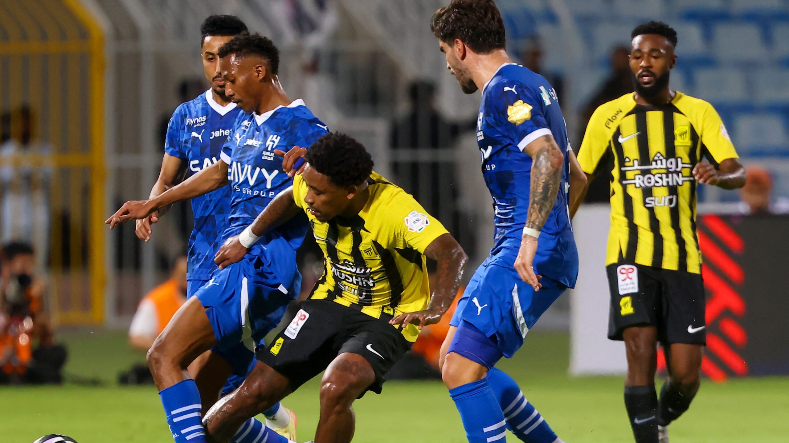 الاتحاد يتحضر بكامل قوته لخوض كلاسيكو الهلال في مباراة مستوى أول تضع الجماهير على أعتاب مواجهة مثيرة