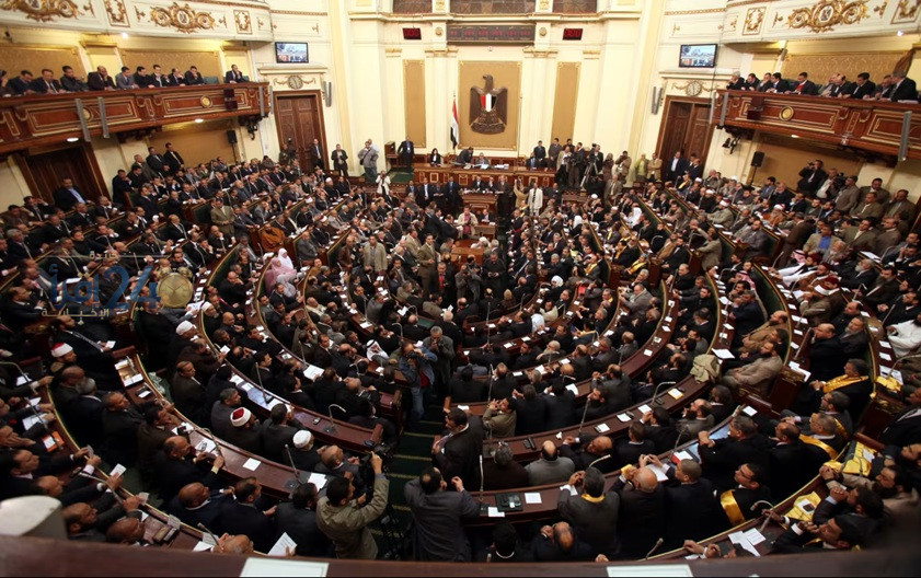 البرلمان المصري يؤجل التصويت على قرار دعم السعودية عسكريا وسط أنباء وتوقعات متجددة