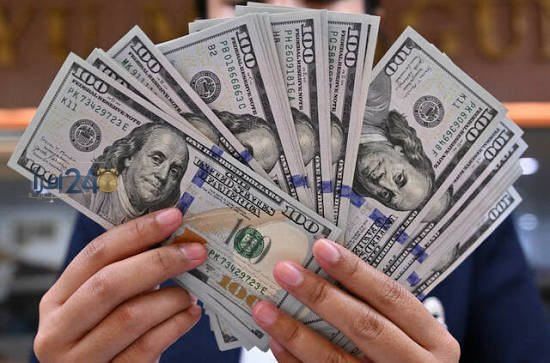 الدولار يتعرض لخسارة أسبوعية مع تراجع أسهم الذكاء الاصطناعي في الأسواق العالمية