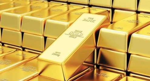 تراجع طفيف في أسعار الذهب العالمية مع انتظار قرارات اجتماع الفيدرالي الأمريكي