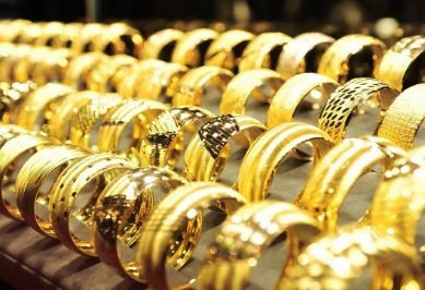 ارتفاع سعر الصرف يعزز اتجاه ارتفاع أسعار الذهب محليًا