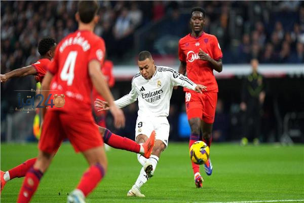 انطلاق مواجهة حاسمة بين ريال مدريد وإشبيلية في الدوري الإسباني مع توقعات بمنافسة محتدمة