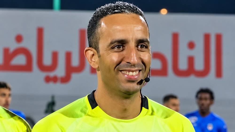 بطولة الاحتراف: بنرقية يصدر حكمًا لمباراة الرجاء ونهضة الزمامرة ويضع التوقعات على المحك