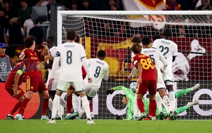 ريال مدريد يحقق انتصارًا تاريخيًا على روما في مباراة ملحمية بمشاركة نجوم الفريق
