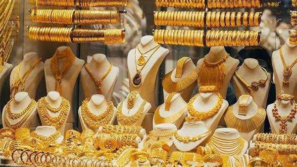 سعر الذهب في مصر اليوم الأحد 18 أكتوبر 2026 يتراجع amid توقعات باستقرار الأسواق العالمية