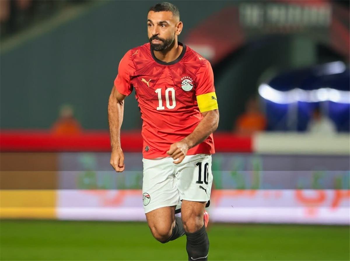 صانع محتوى تركي يوجه الشكر إلى محمد صلاح على أداء مصر المميز في مباراة جنوب أفريقيا