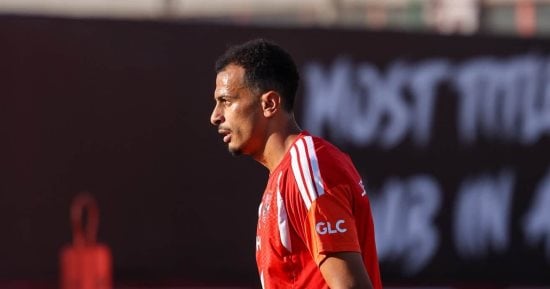 غموض موقف عمر الساعي من المشاركة مع الأهلي أمام القناة في الدوري يثير قلق الجماهير