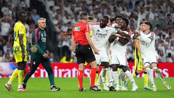 قرار عاجل يمنع نجم ريال مدريد من المشاركة أمام برشلونة رسمياً