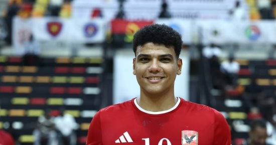 محمد عماد أوكا يتوج بأفضل لاعب في فوز الأهلي على بترو أتلتيكو في نهائي بطولة أفريقيا لليد