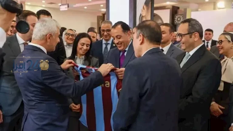 هدية تركية تجمع بين التراث والتميز لمدبولي وقميص محمد صلاح يضيء فعاليات “تراثنا”