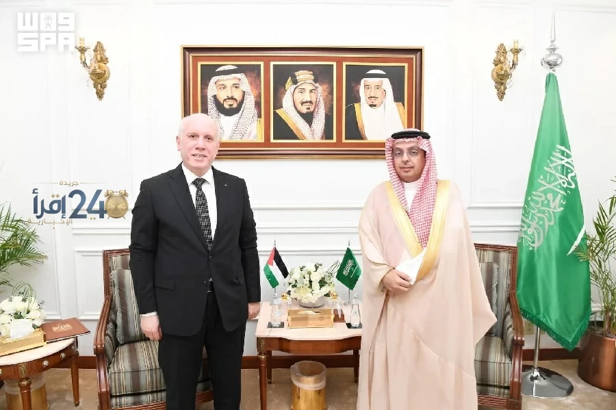 وزارة الخارجية بجدة تناقش تعزيز العلاقات والتعاون مع القنصل الفلسطيني في إطار تطوير العلاقات الثنائية والمصالح المشتركة