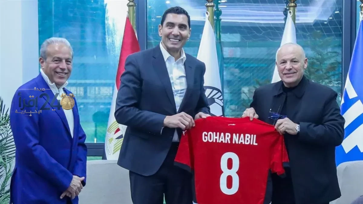 وزير الرياضة يعقد جلسة مع هاني أبو ريدة لتهدئة الأوضاع في منتخب مصر بهدف استقرار الكرة المحلية